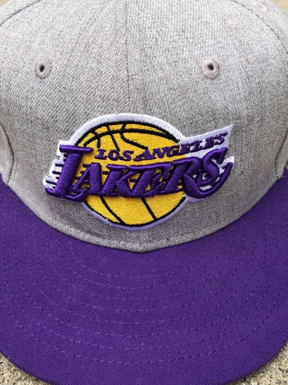 NEW ERA Los Angeles Lakers Snapback Hat Men's Adjustable Cap Grey Purple 9Fifty - Picture 2 of 8